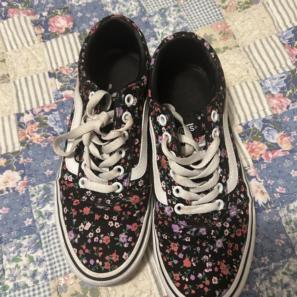 Vans - Picture 2 of 3